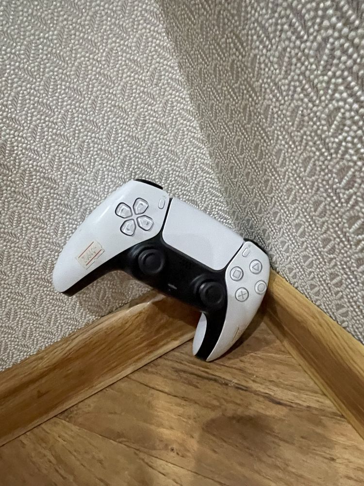 Джойстик PS5 нерабочий