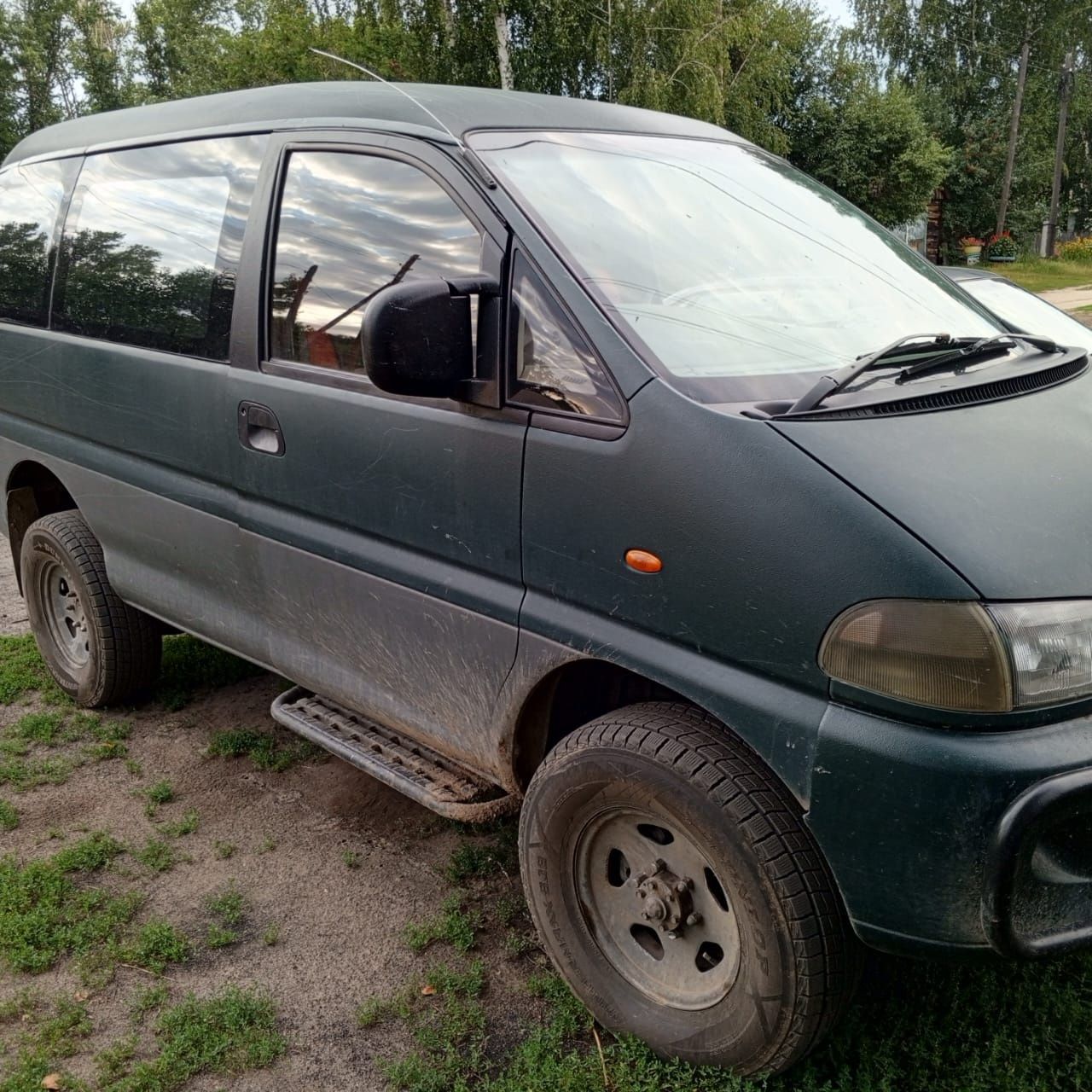 Продам  машину Делику