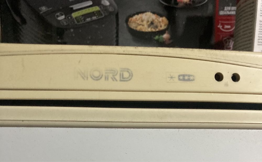 Старый холодильник NORD на запчасти