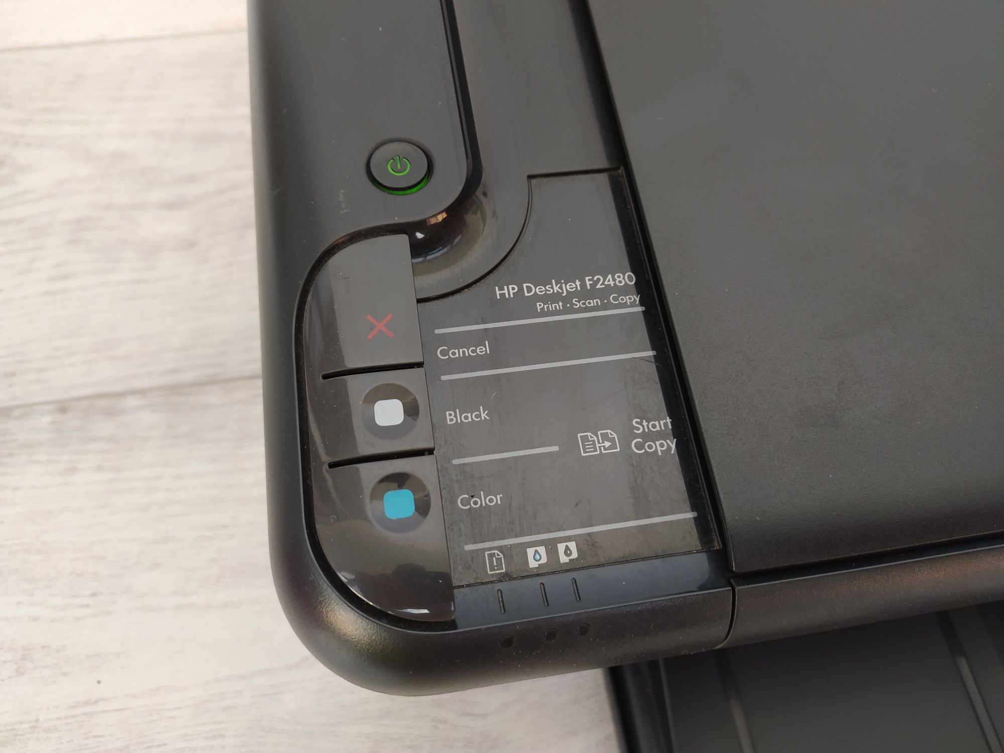Продаю струйный цветной принтер HP Deskjet F2480.