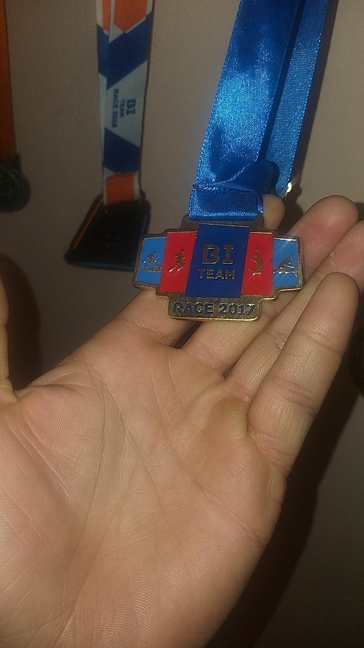 Продам МЕДАЛИ срочно
