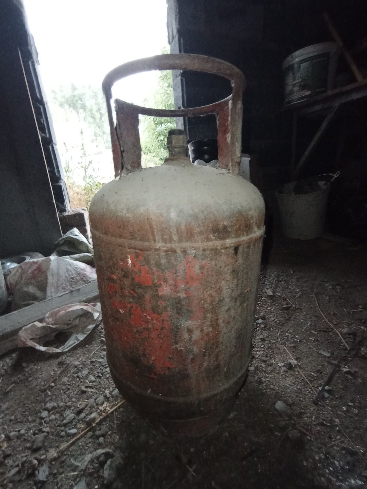 Продаю газ баллон