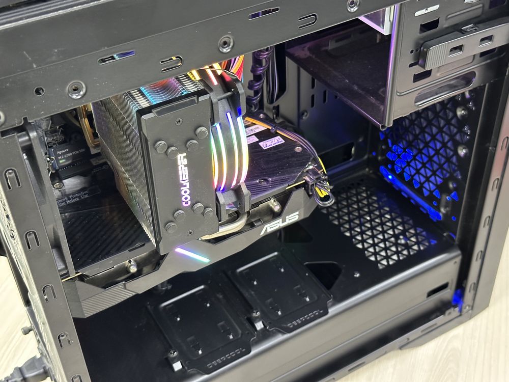 Игровой ПК / i7-7700 / RX 5500 XT 8gb / 16gb DDR4 / SSD + HDD /