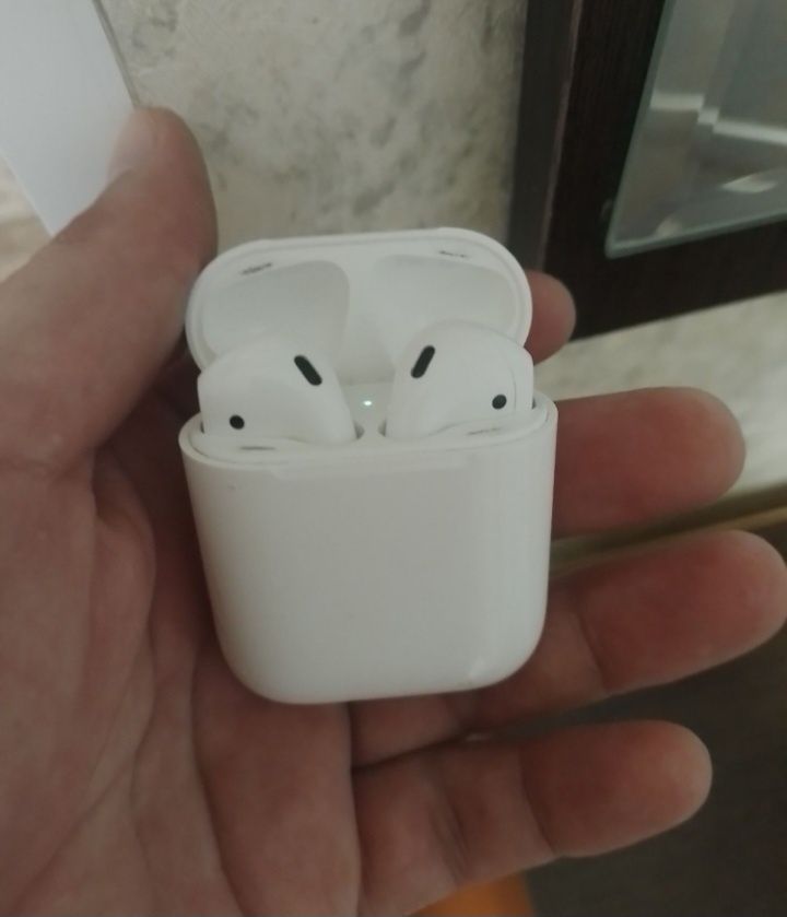 Наушники airpods