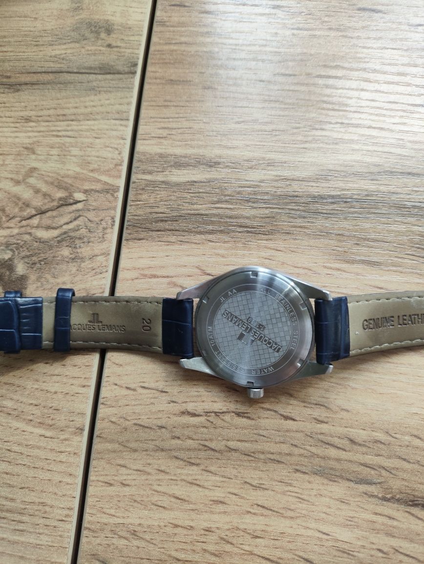 Часы Jacques Lemans