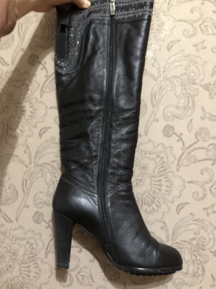 Продам зимние сапог. Натуральная кожа и мех. Торг!