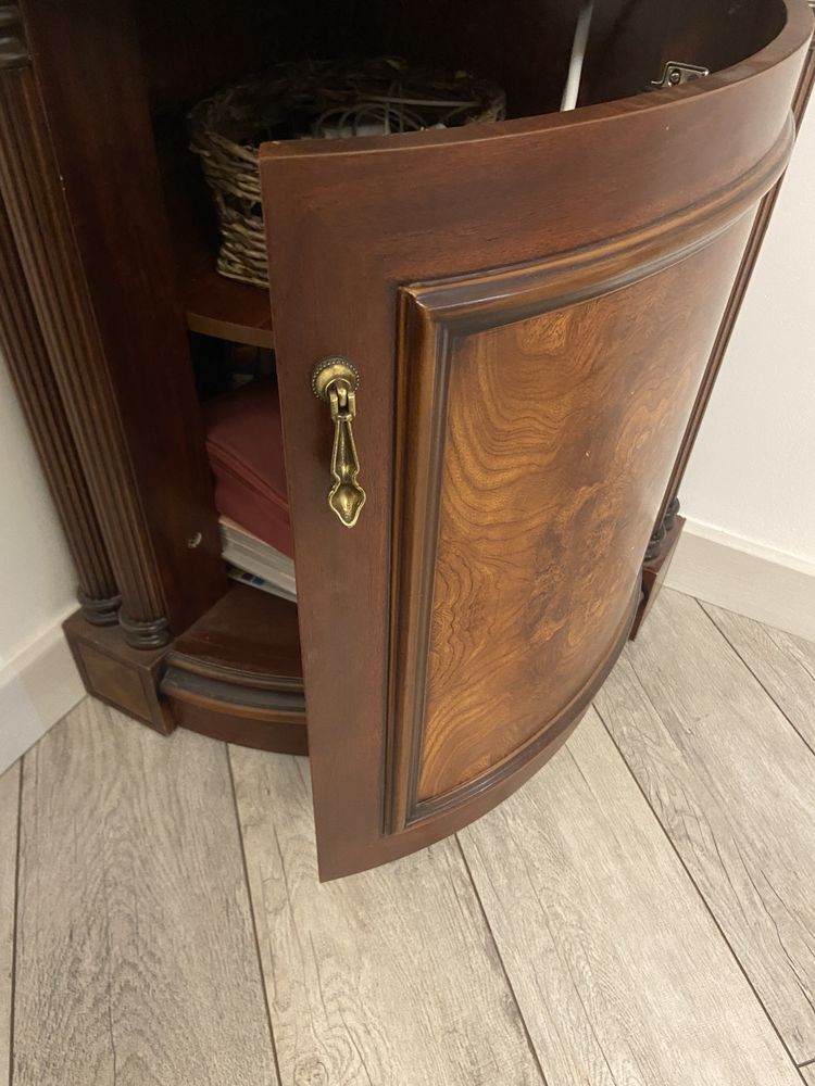 Продам шкаф- витрины, 2шт, 240тыс