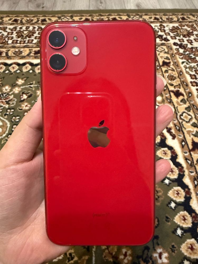продам iPhone 11, 64GB