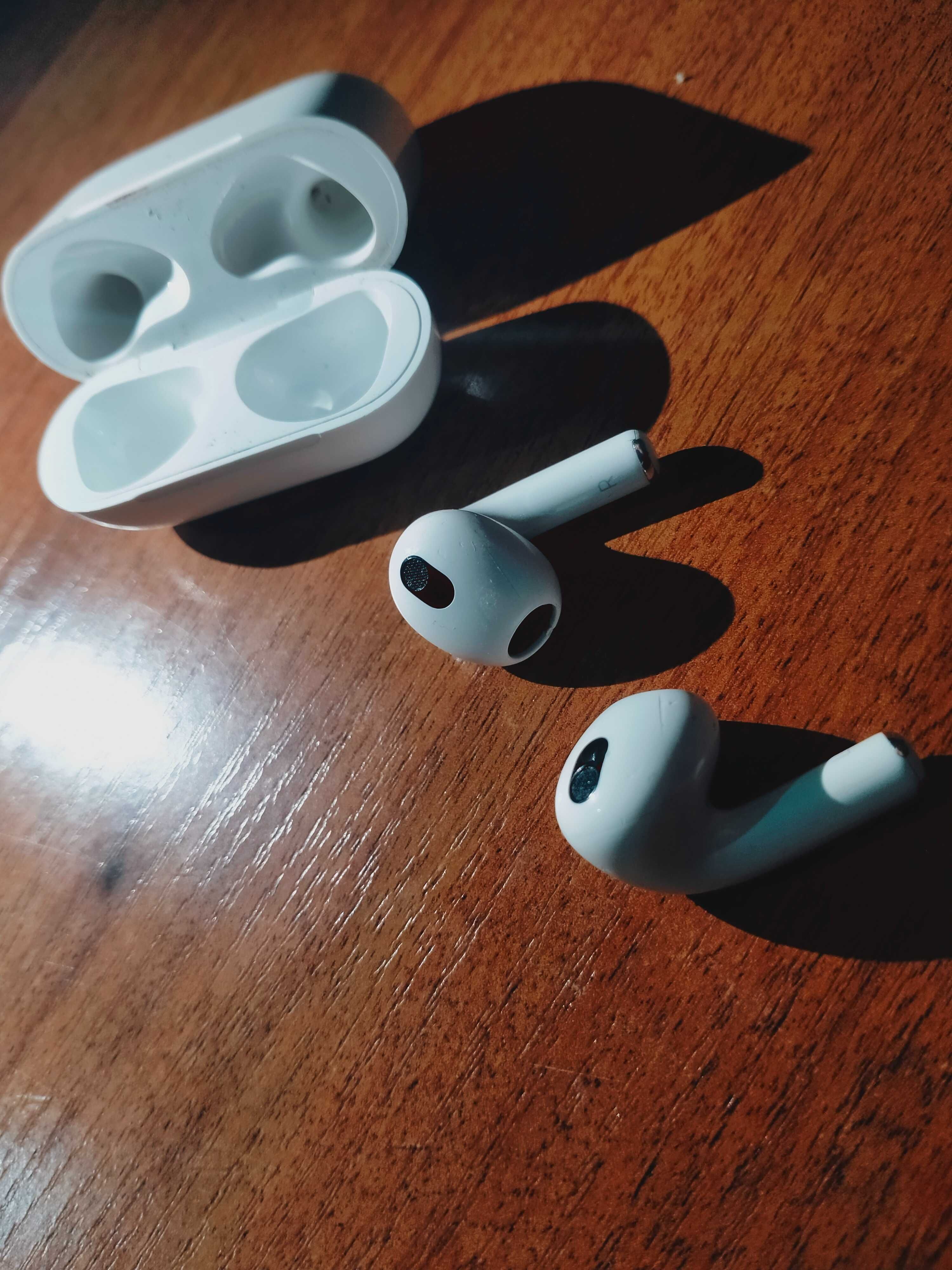 Продам AIRPODS 3 original made in California Assambled in Vietnam