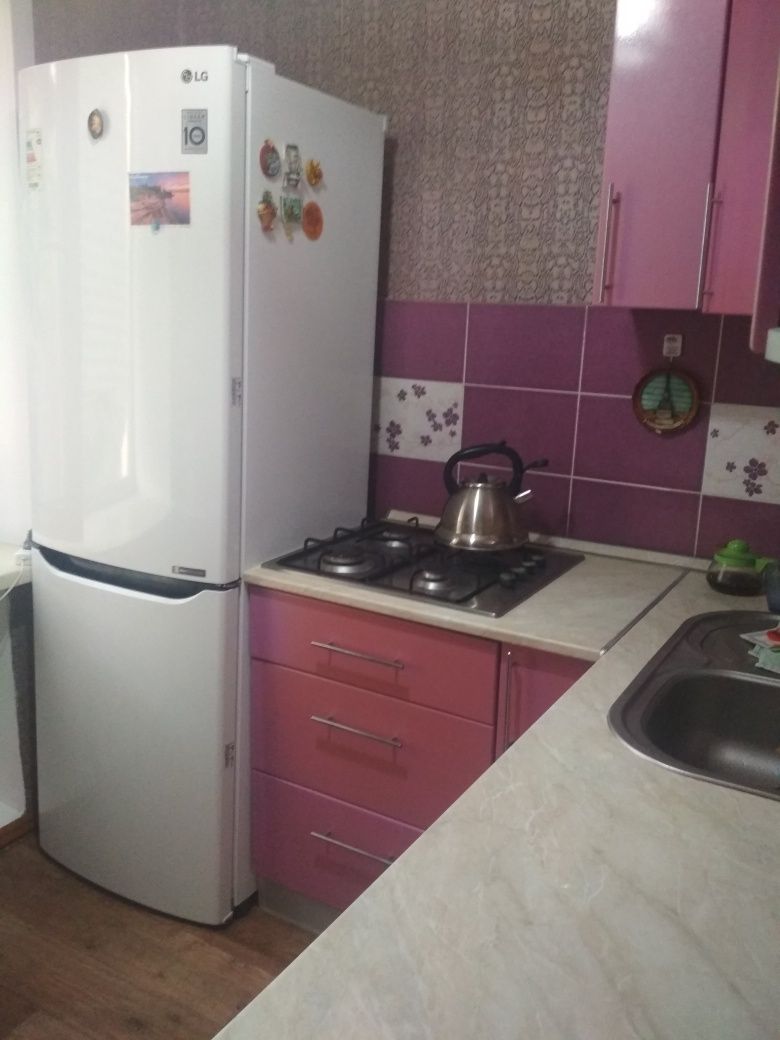 Продам 2 комнатную квартиру, очень удобно для пожилых людей, студентов