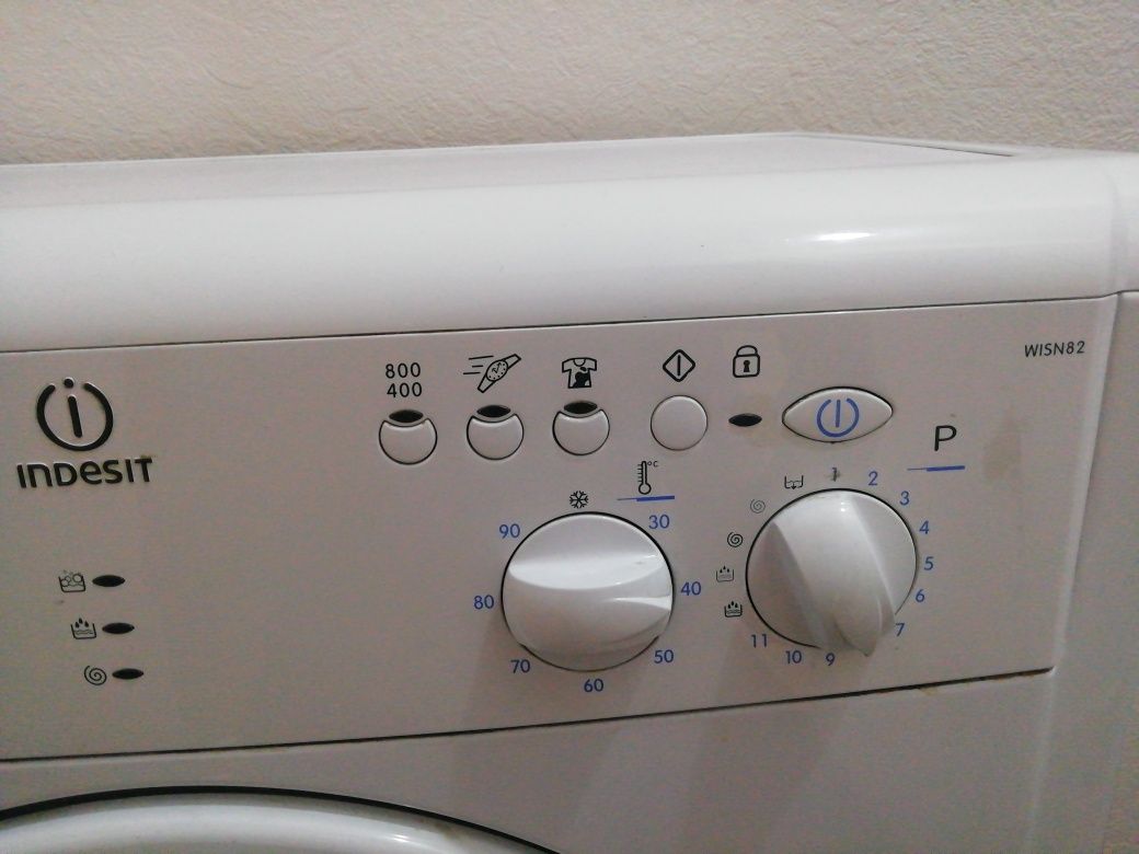 Стиралка Indesit WISN82