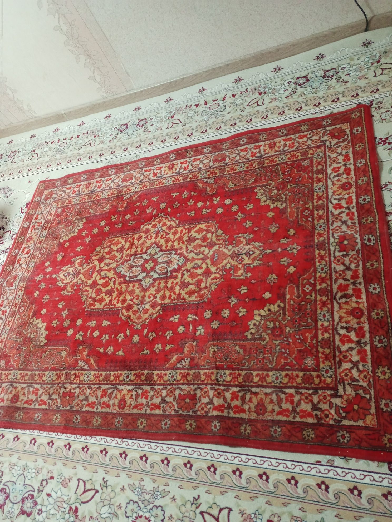 Продам красный ковер