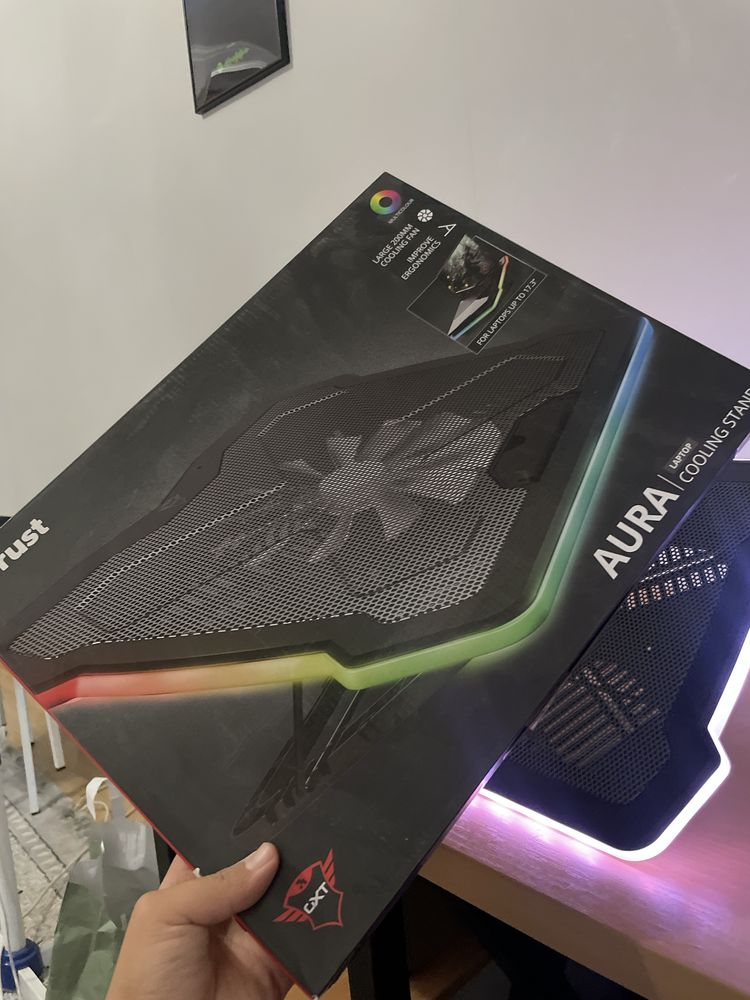 Подставка для ноутбука GXT 1126 AURA