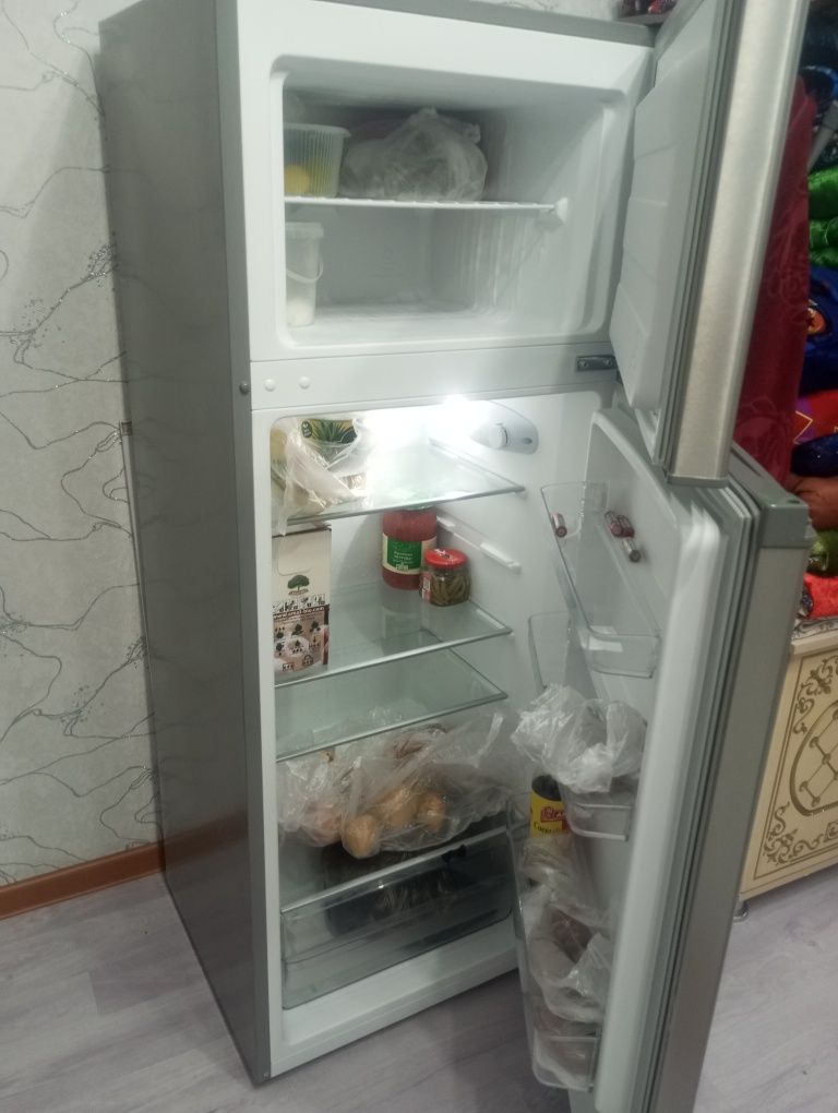 Холодильник, газ плита, палас т.б заттар сатылады