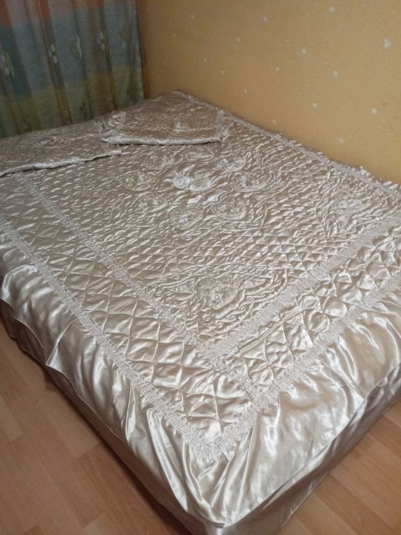 Продам покрывало на двухспалку.