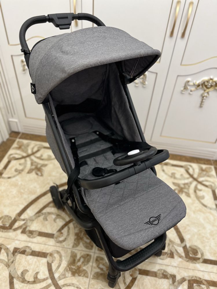 Продам коляску Easywalker Jackey Buggy Snap by MINI Soho Grey