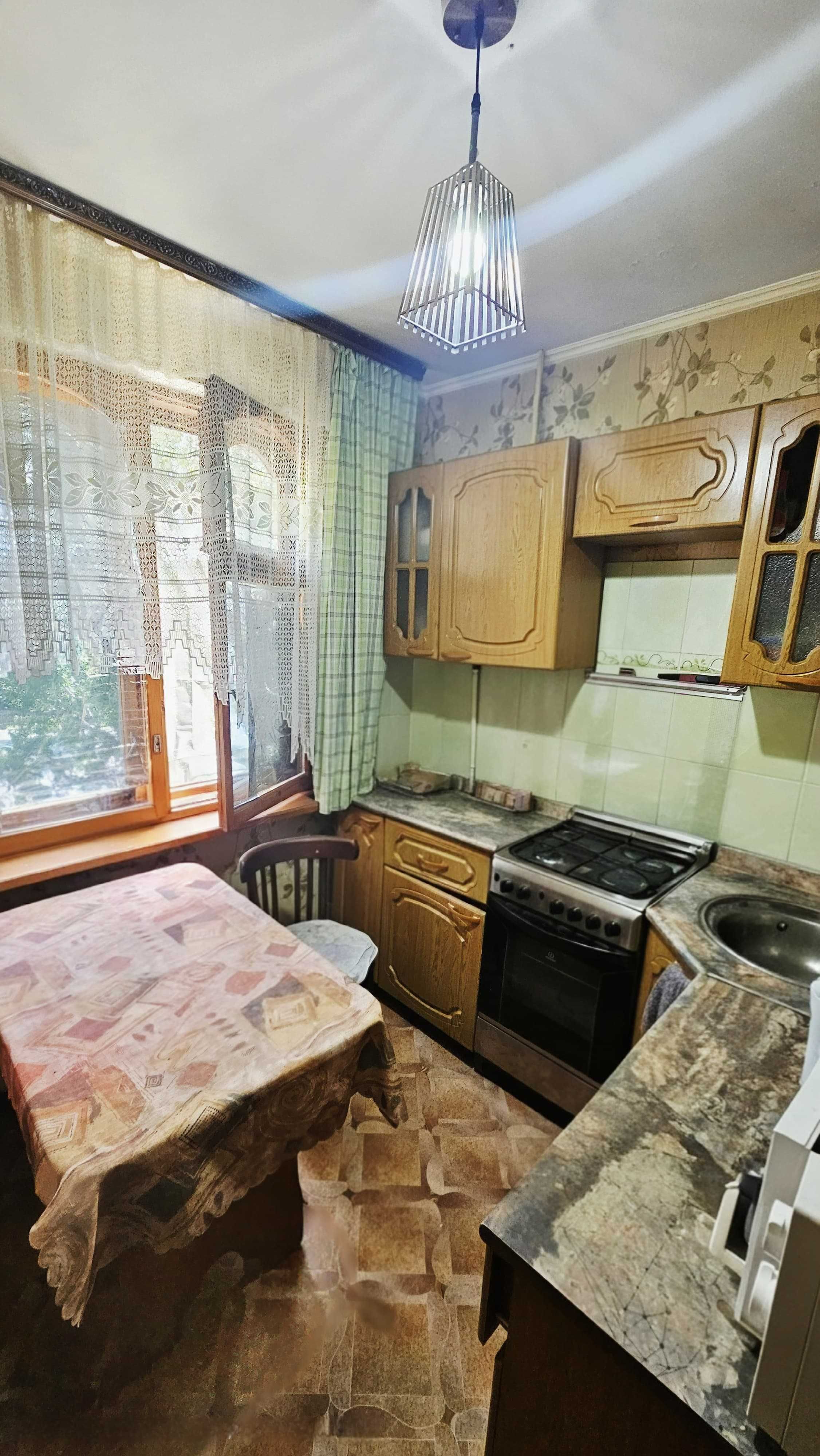 Продам 4 ех ком квартиру в центре