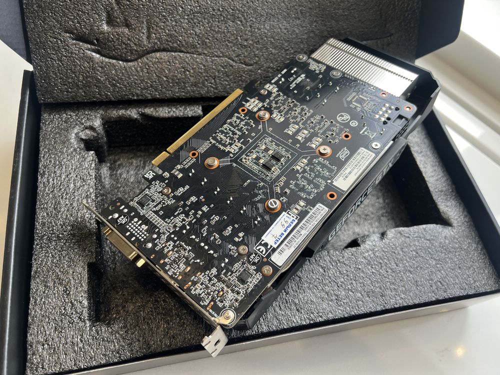 Видеокарта GTX 1660 TI