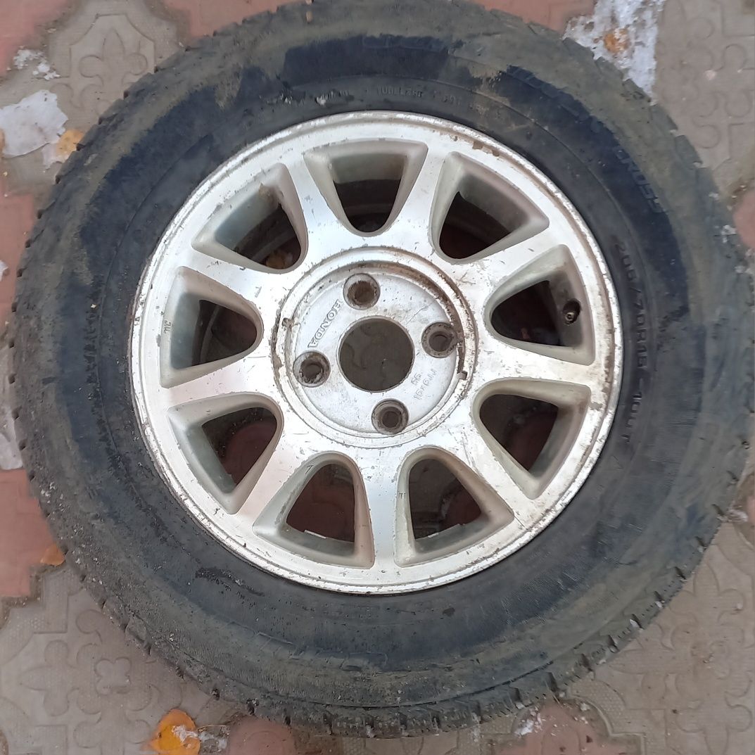 Продам Б.У резина шиповоный с дисками