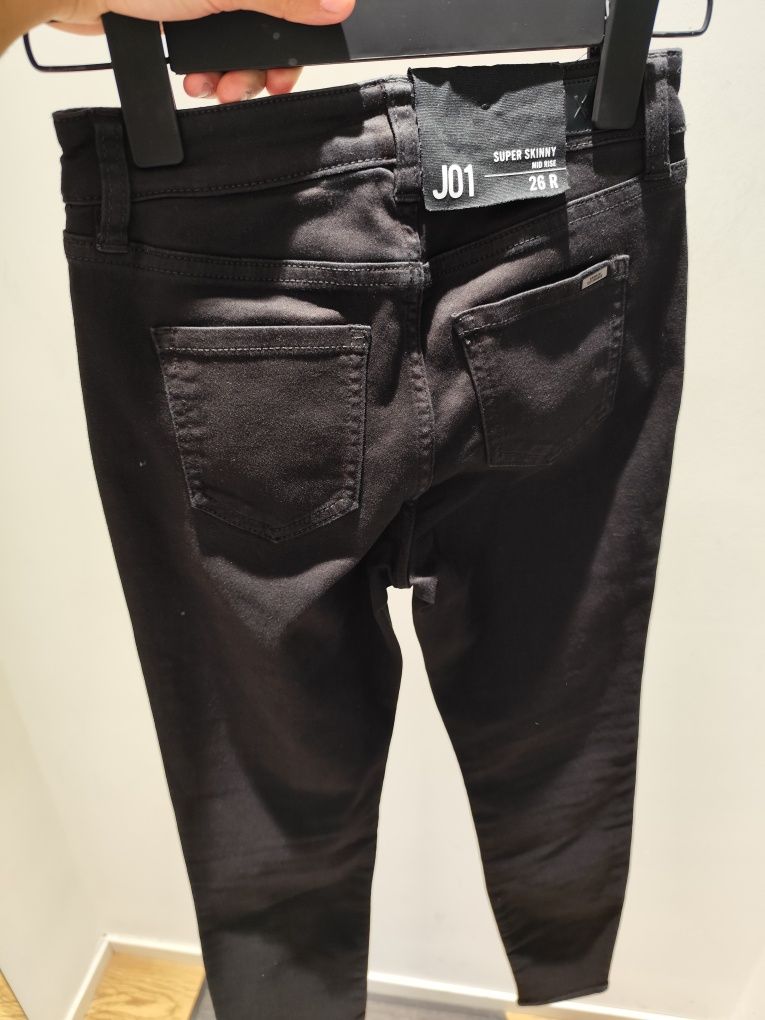 Женские брюки Armani Exchange 26 размер