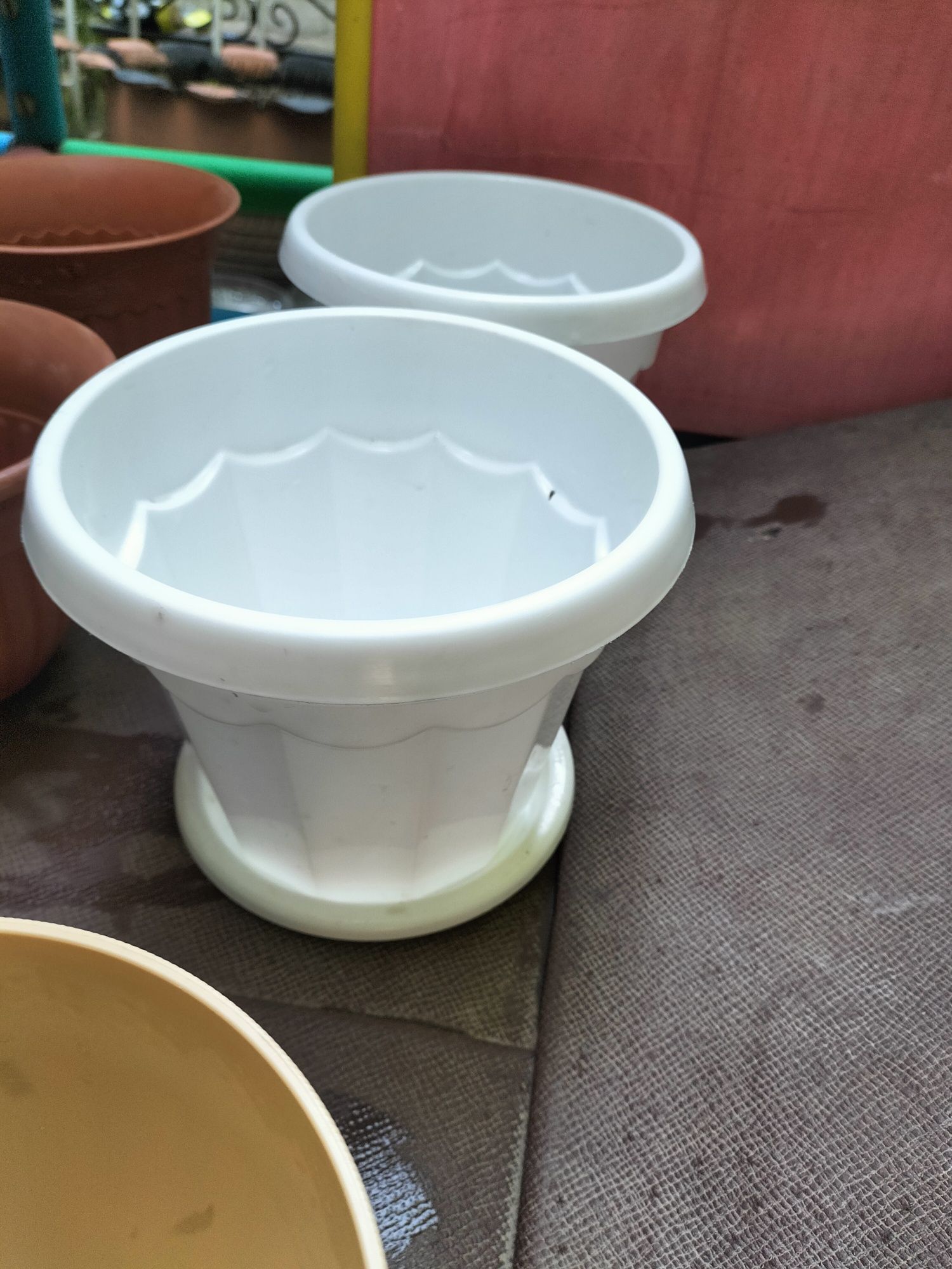 Продам разные горшки для цветов