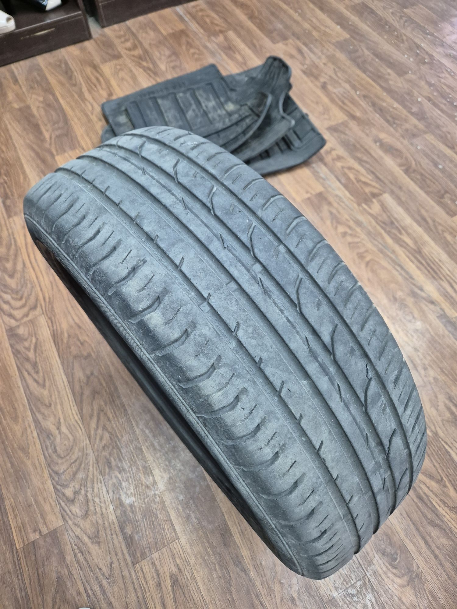 Продам шину 215/55/R18. CONTINENTAL Лето 1шт