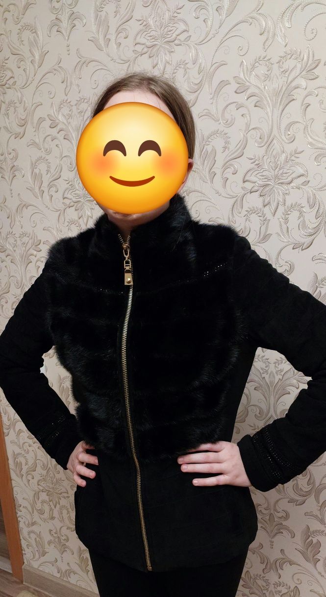 Продам замшевую куртку ( отделка мех норки)