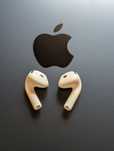 ПРОДАЮ AirPods Pro 4 (с ANC) — наушники как новые, цена ниже рынка