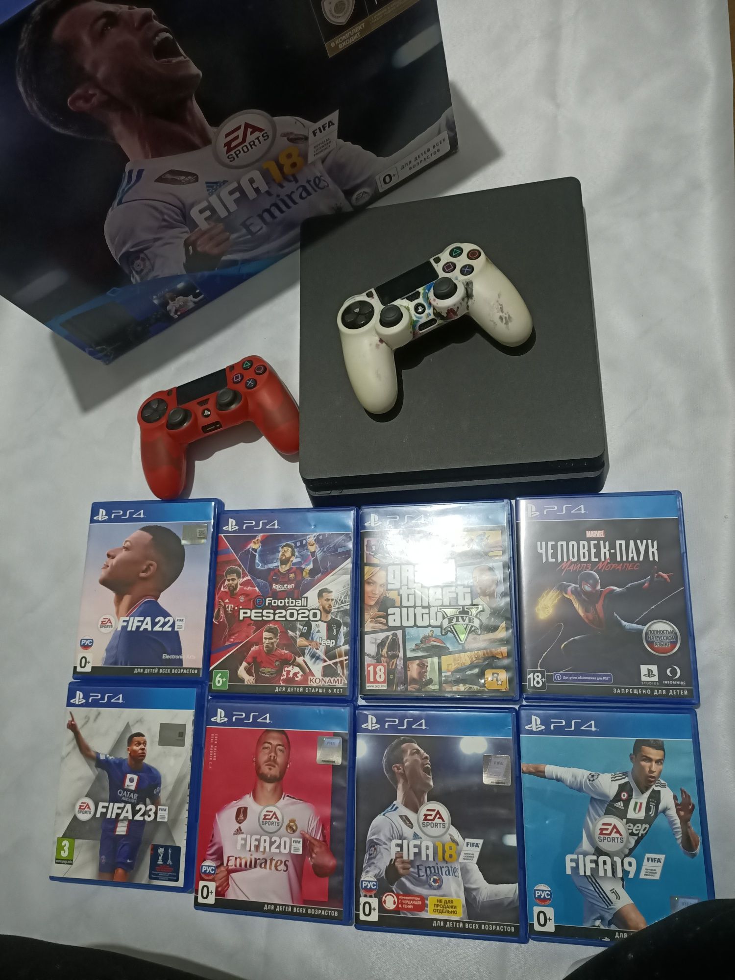 PS 4 SLIM, 1тб памяти+два джостика+игры