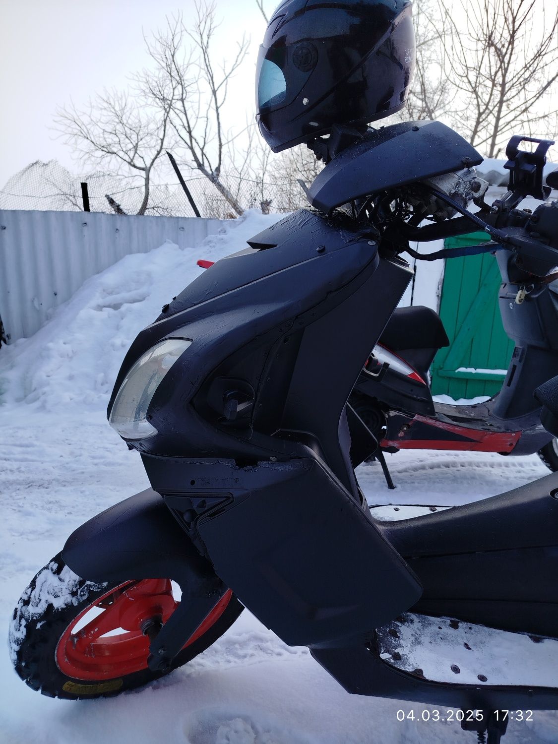 Продам скутер на полном ходу