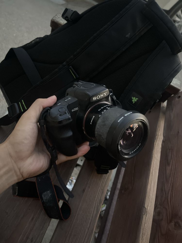 sony Аlpha200 DSLR