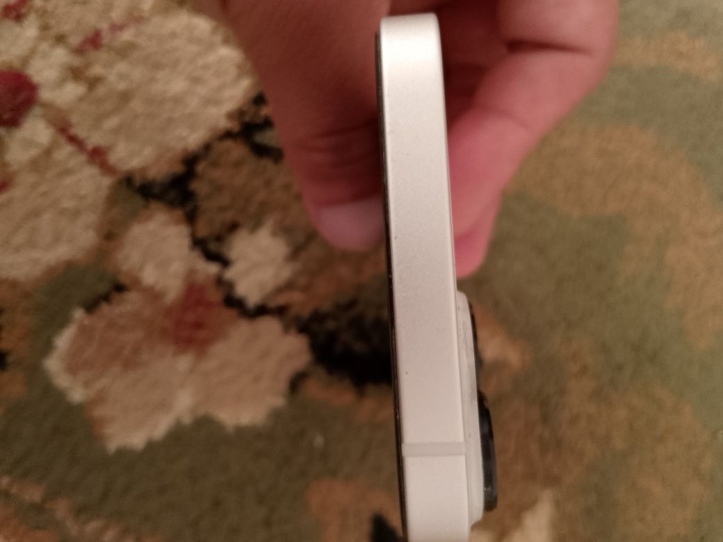 iPhone 14, в идеальном состоянии