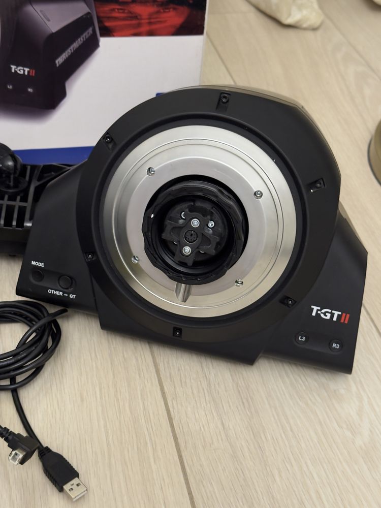 Игровой руль Thrustmaster T-GT II идеальном состояние