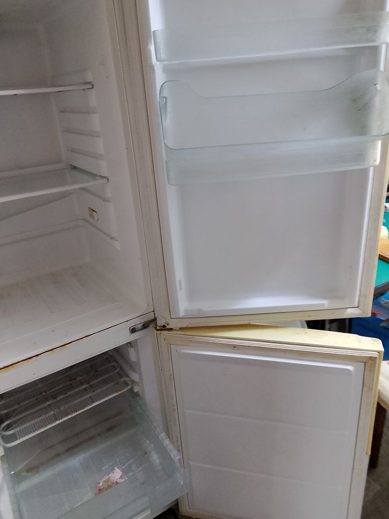 Продам холодильник