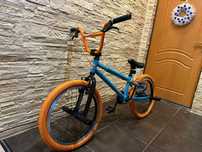 Велосипед трюковый BMX - подростковый.