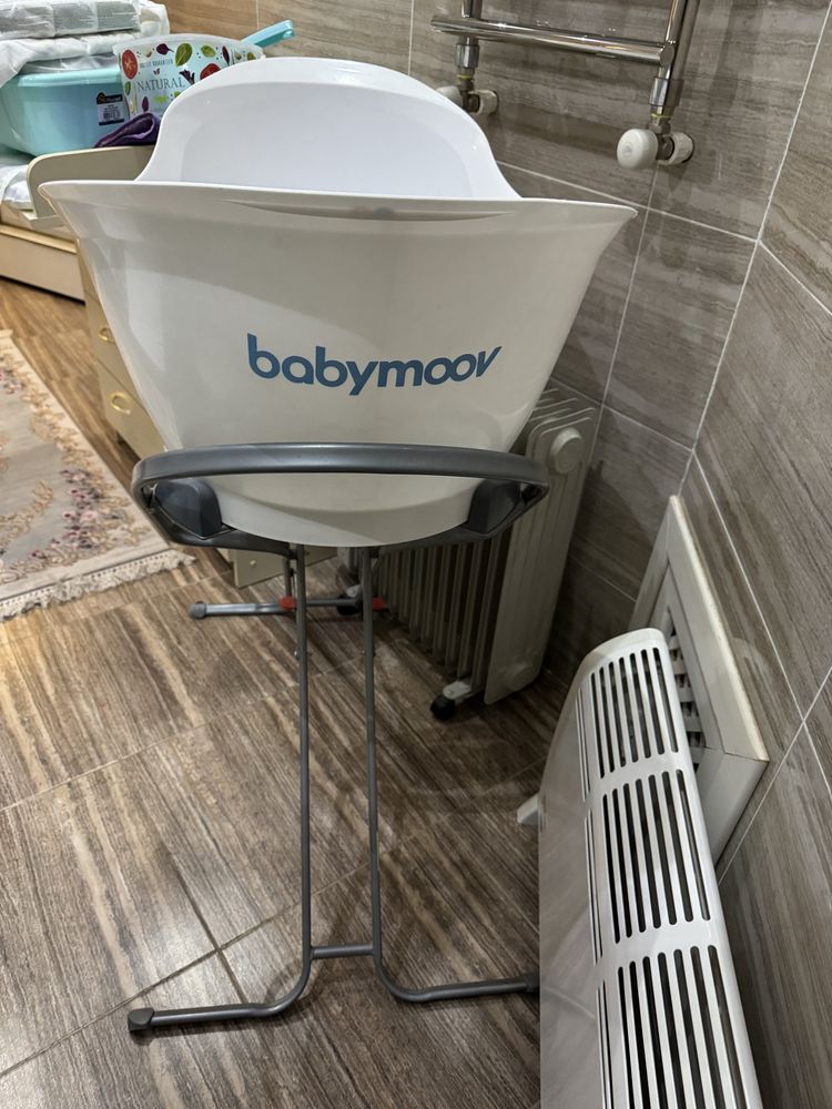 Ванноча Babymoov с подножкой