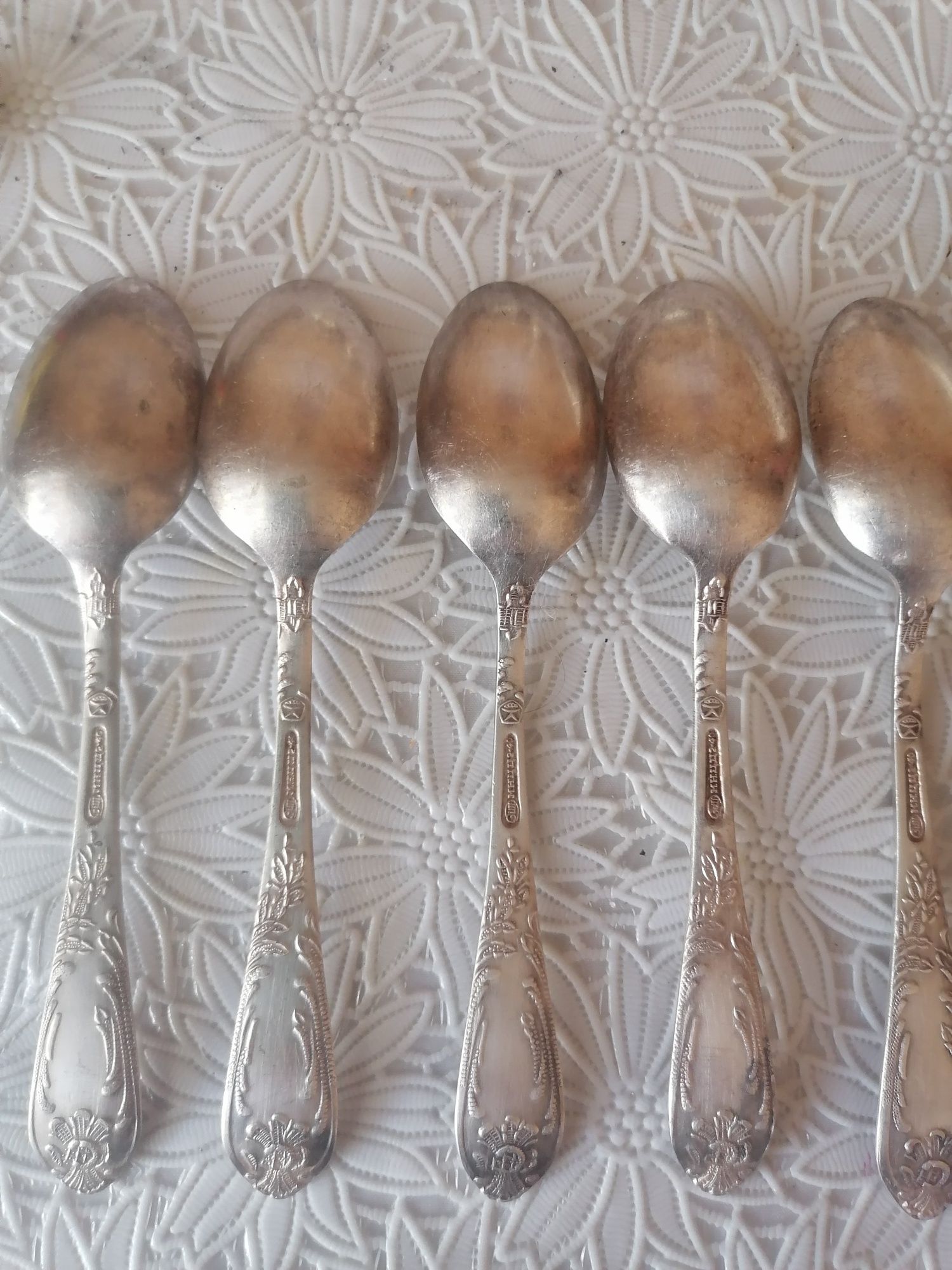 Продам сахарницу. Молочницу. И ложки мельхиор.