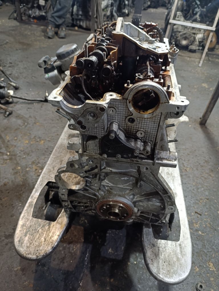 Двигатель на BMW E46 N42 под ремонт