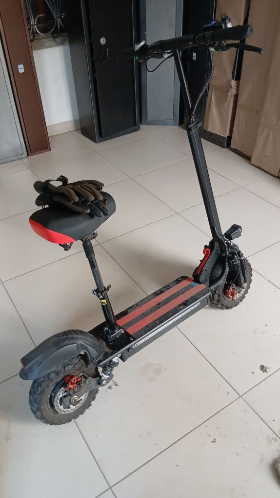 Продам электро самокат