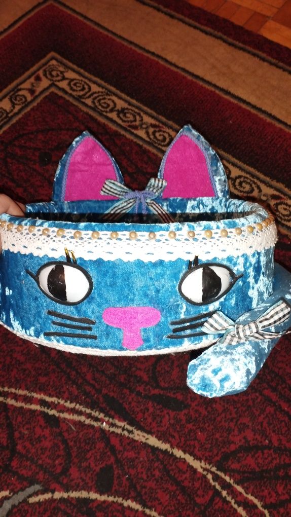 Для кошек лежанка