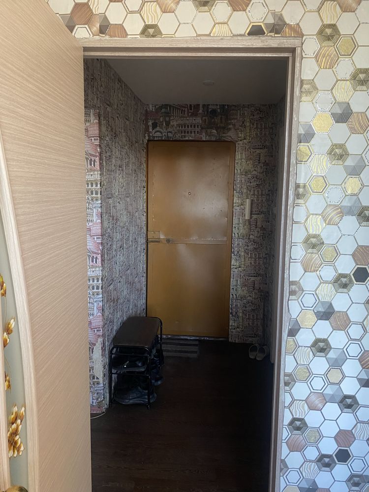Продам 1 ком кв в хорошем районе,возле 5 пол-ки