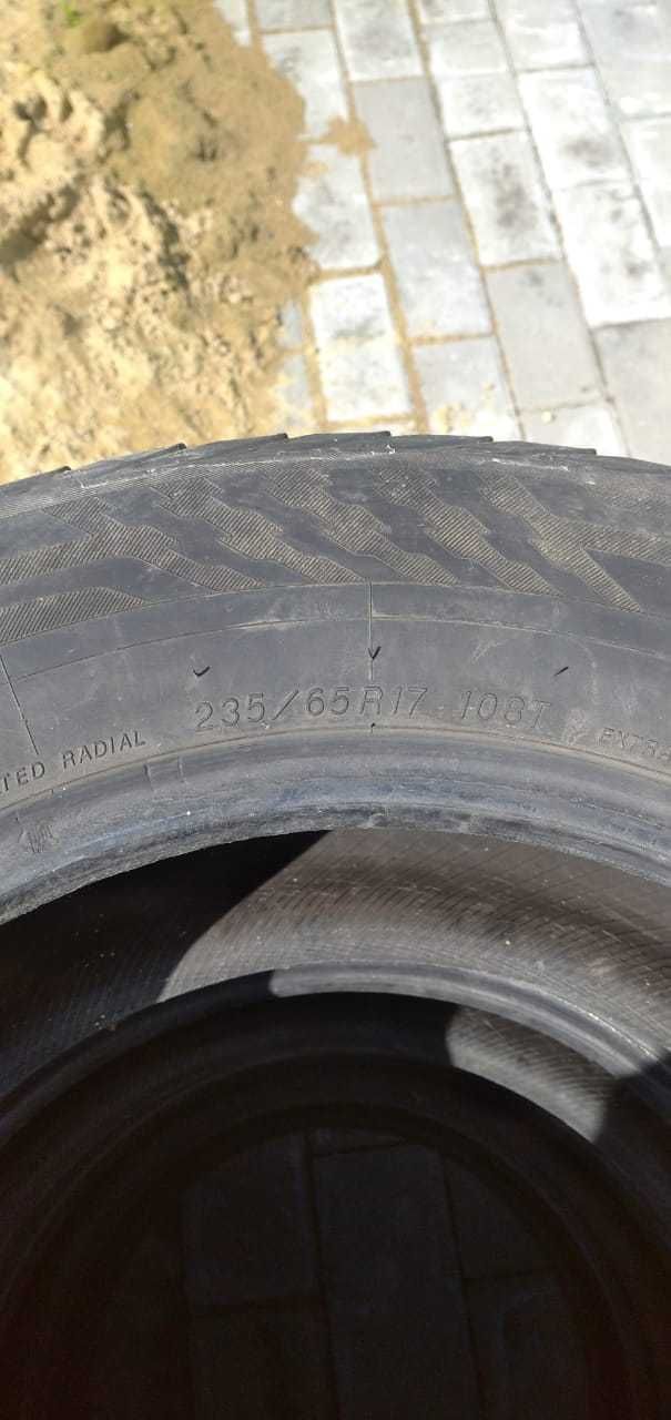 Продам шины YOKOHAMA. 4 баллона. 235/65/17.