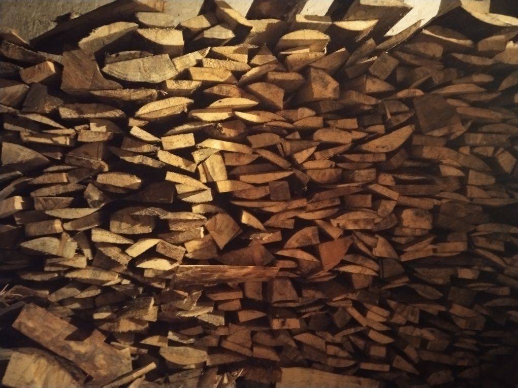 Продам дрова  в мешках   . 750 ТГ и кубами