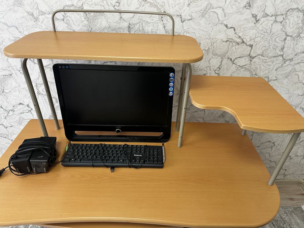 Продам компьютерный стол с компьютером