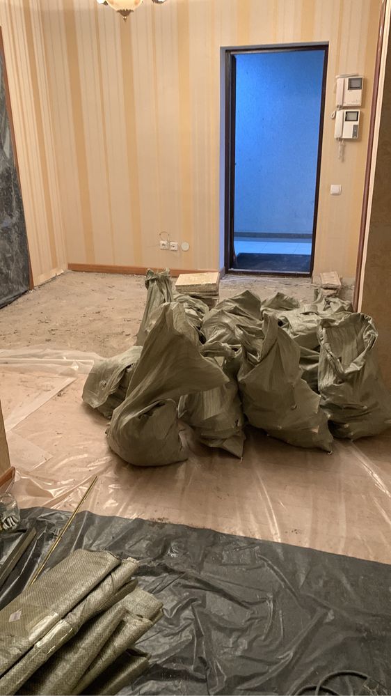 Демонтаж стен полов штукатурки