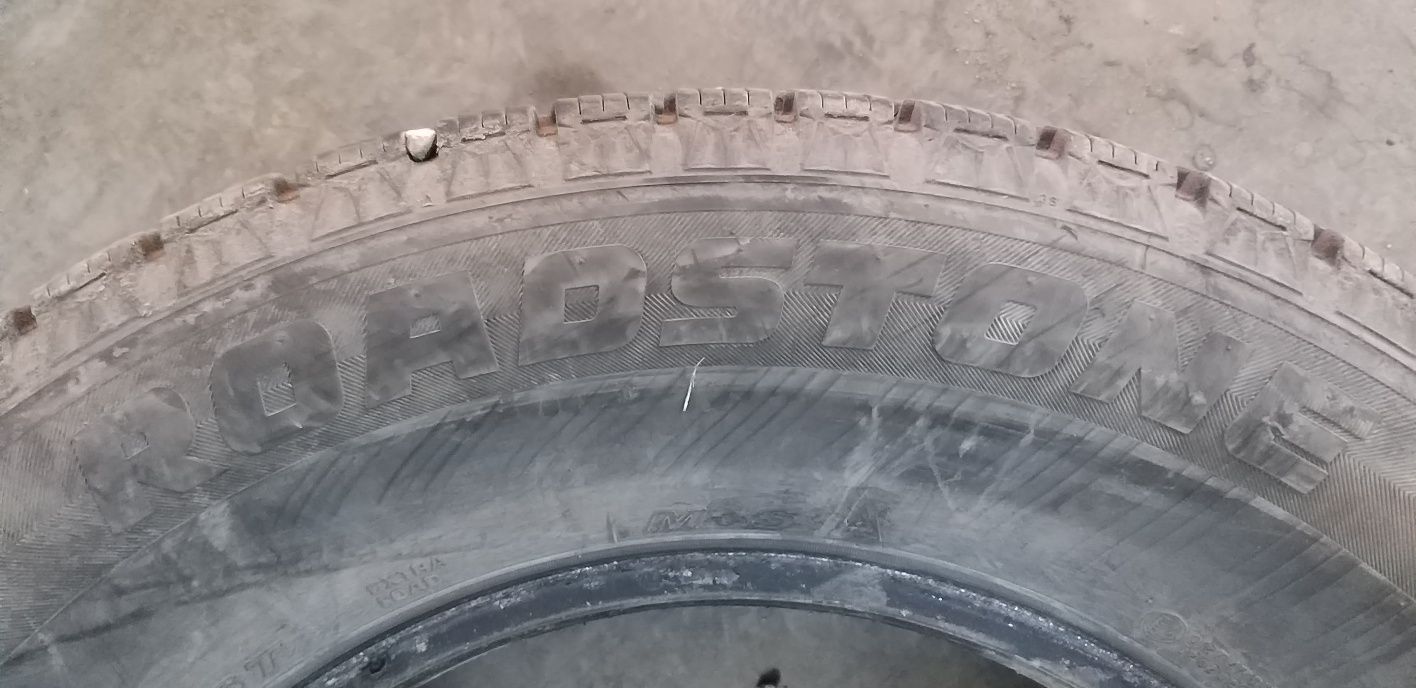 Зимние шипованные шины 265/65 r17