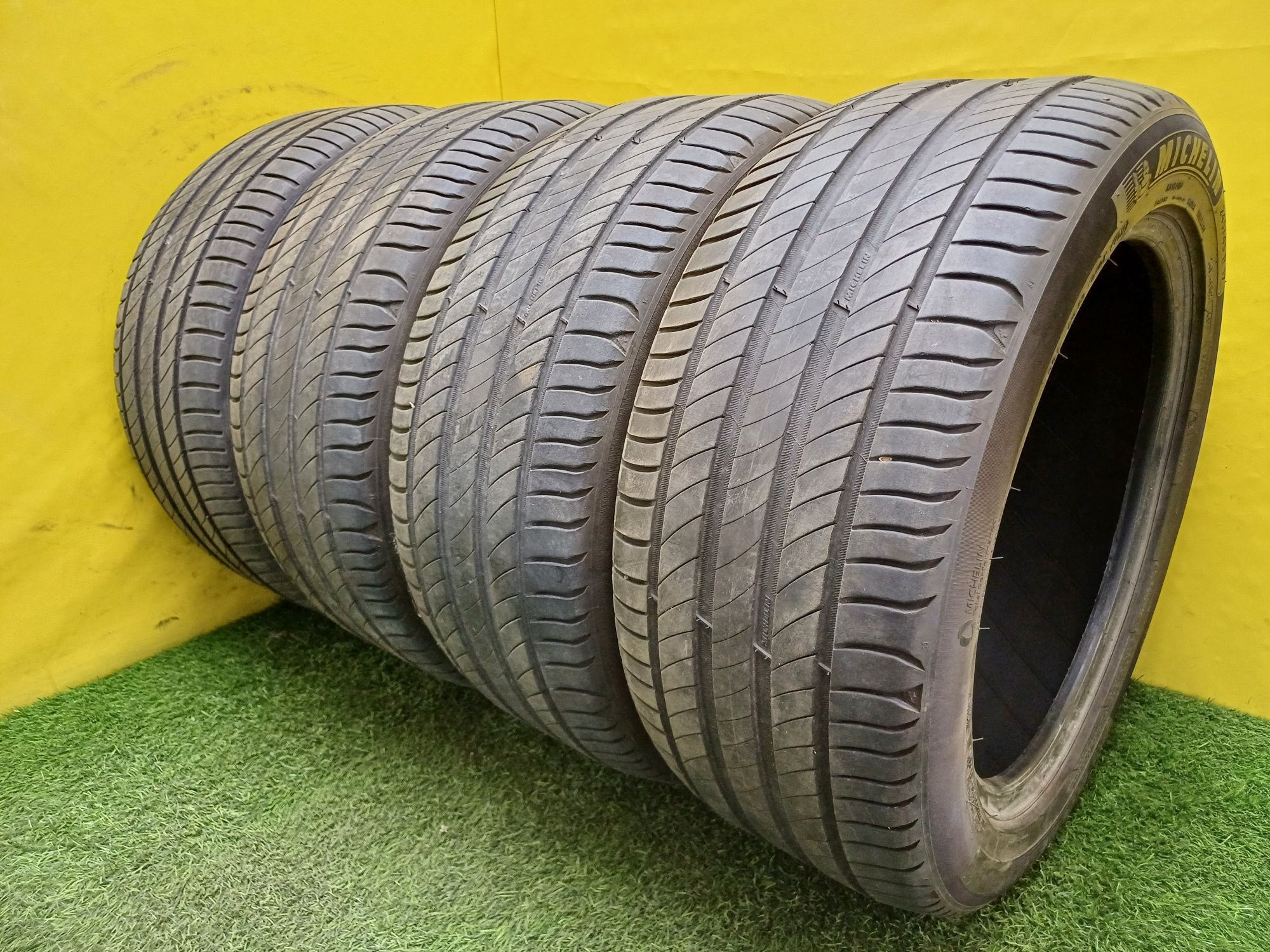 Шины 245/45 R17 Michelin комплект.