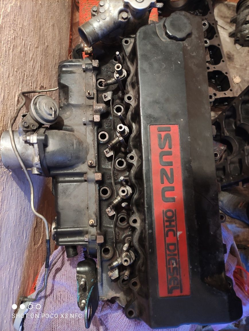 Продам запчасти на Isuzu elf двигатель 4 HF1