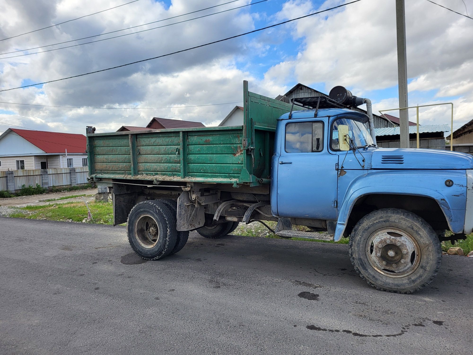 Уголь, гравий, песок, отсев, навоз, чернозём, щебень, булыжник, шлак,