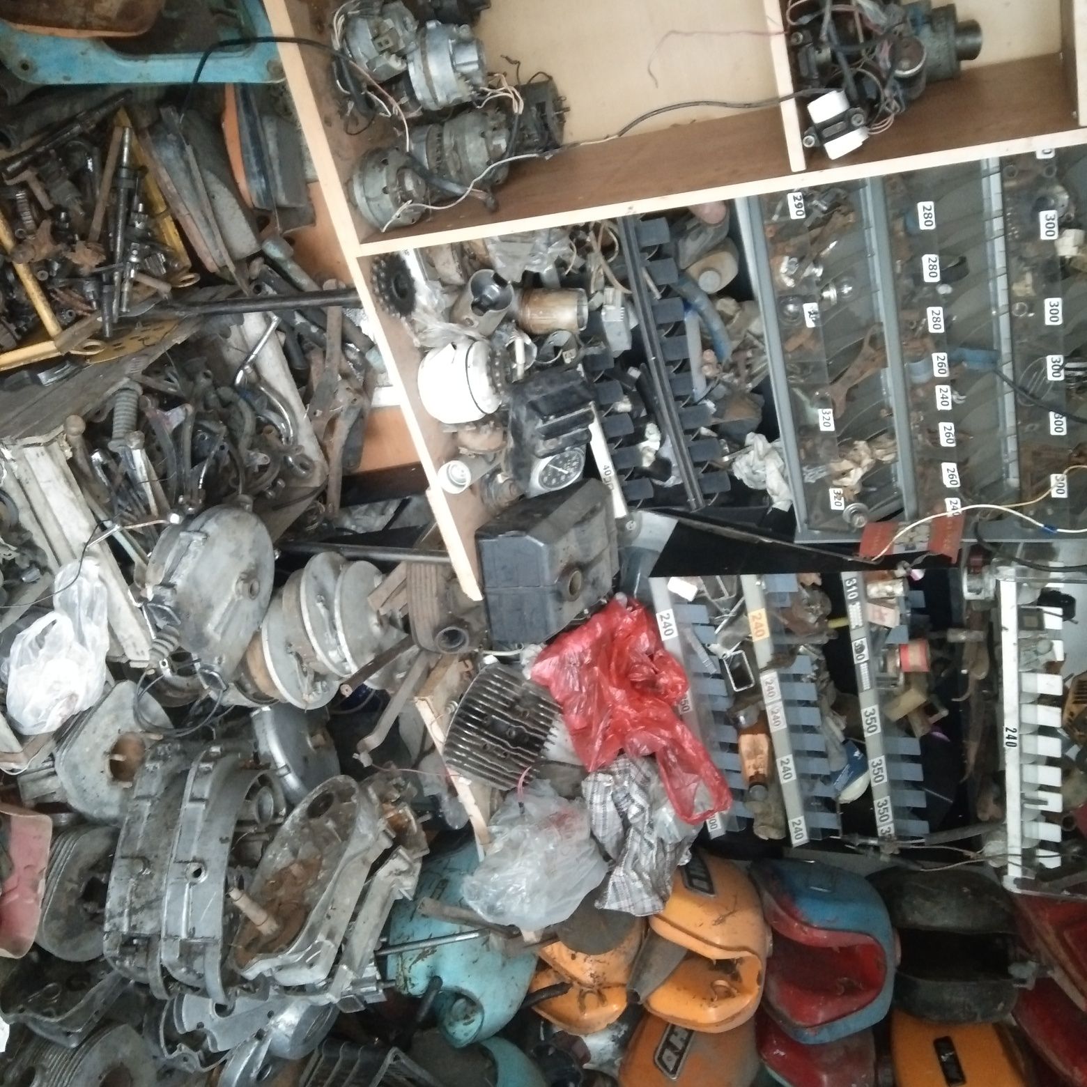 Продам мотоцикл комплектующие иж